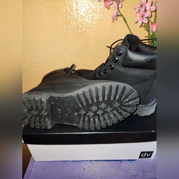 Black Timberland Boots Size 4Y - Picture 2 of 4